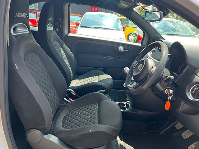 22’ ABARTH F595 1.4 TURBO 165ps RHD/5MT