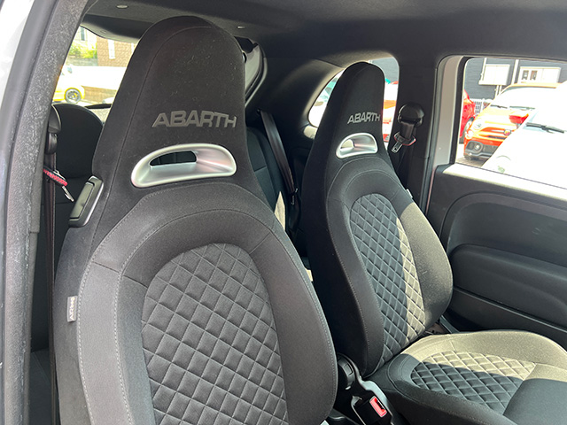 21’ ABARTH 595 BASE GRADE 1.4 TURBO 145ps RGD/5MT