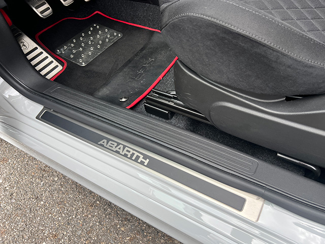 22’ ABARTH F595 1.4 TURBO 165ps LHD M/T
