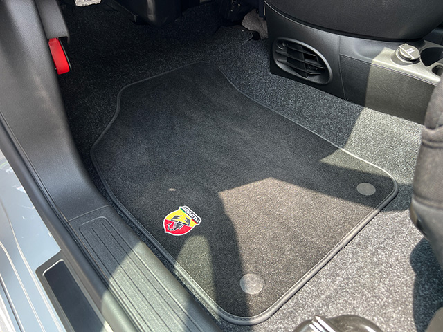 22’ ABARTH F595 1.4 TURBO 165ps RHD/5MT