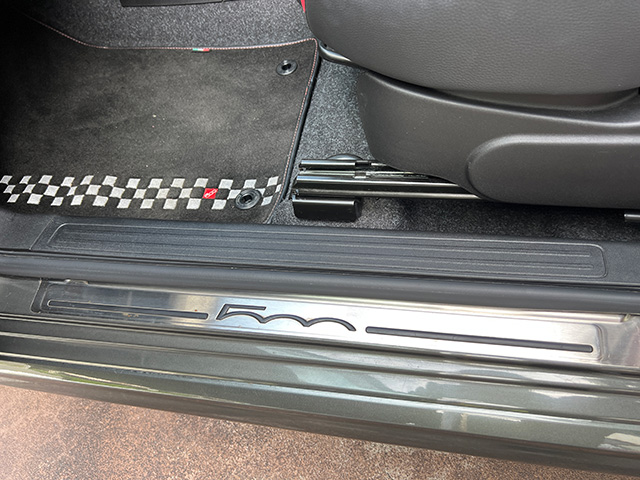 15′ FIAT 500 TwinAir RHD/5MT GRIGIO ADRENALINICO