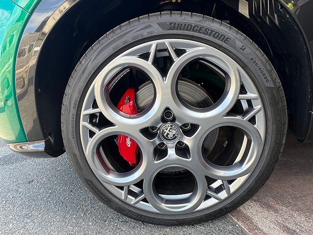 24′ ALFA ROMEO TONALE PHEV Q4 VELOCE SUNROOF EDITION