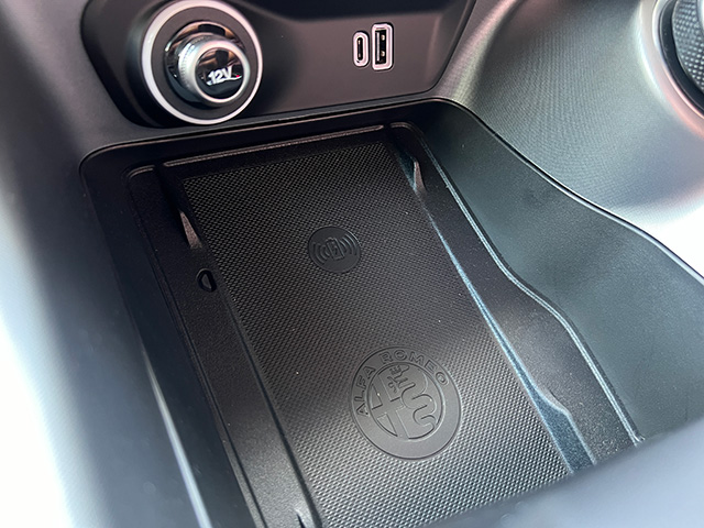 24′ ALFA ROMEO TONALE PHEV Q4 VELOCE SUNROOF EDITION