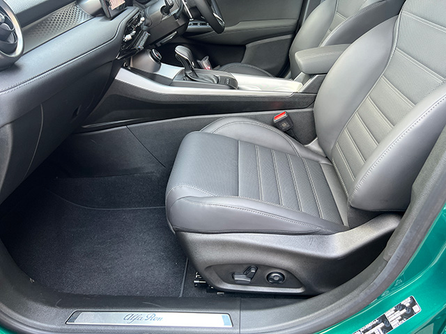 24′ ALFA ROMEO TONALE PHEV Q4 VELOCE SUNROOF EDITION