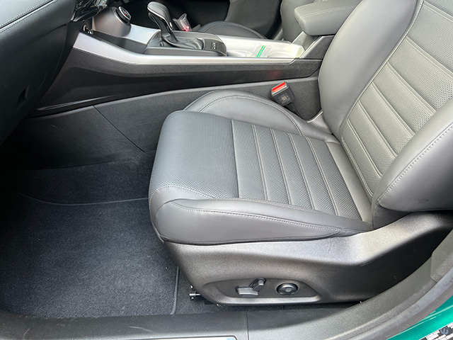 24′ ALFA ROMEO TONALE PHEV Q4 VELOCE SUNROOF EDITION