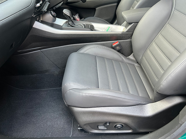 24′ ALFA ROMEO TONALE PHEV Q4 VELOCE SUNROOF EDITION