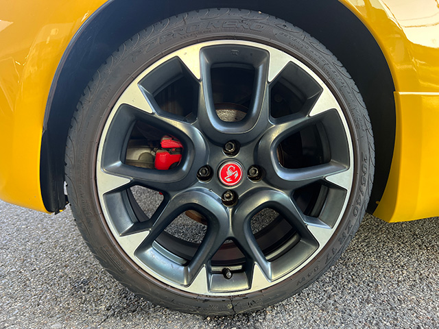 17’ ABARTH 595 COMPETIZIONE RHD/5MT Giallo Modena