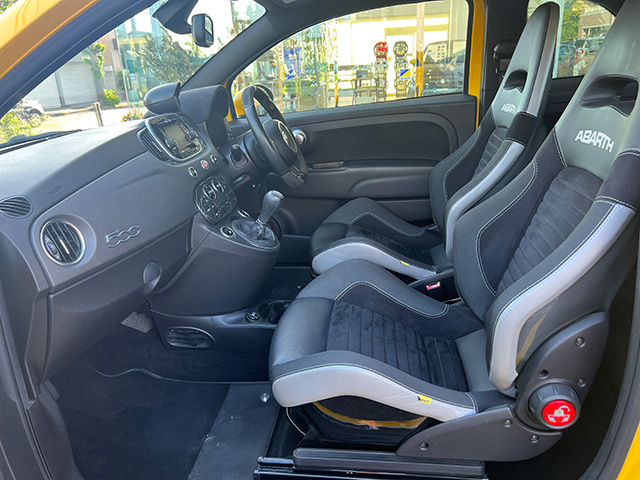17’ ABARTH 595 COMPETIZIONE RHD/5MT Giallo Modena
