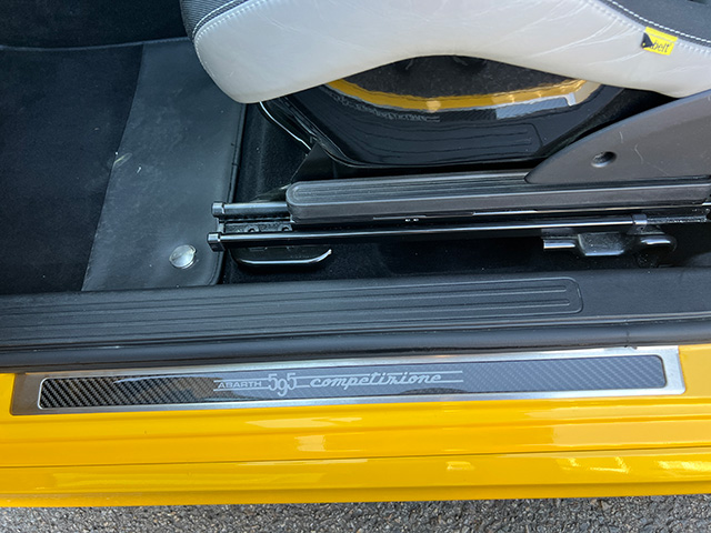 17’ ABARTH 595 COMPETIZIONE RHD/5MT Giallo Modena